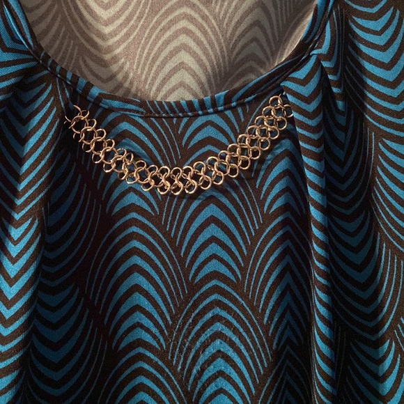 Medium Blouse 💜 - Picture 3 of 6